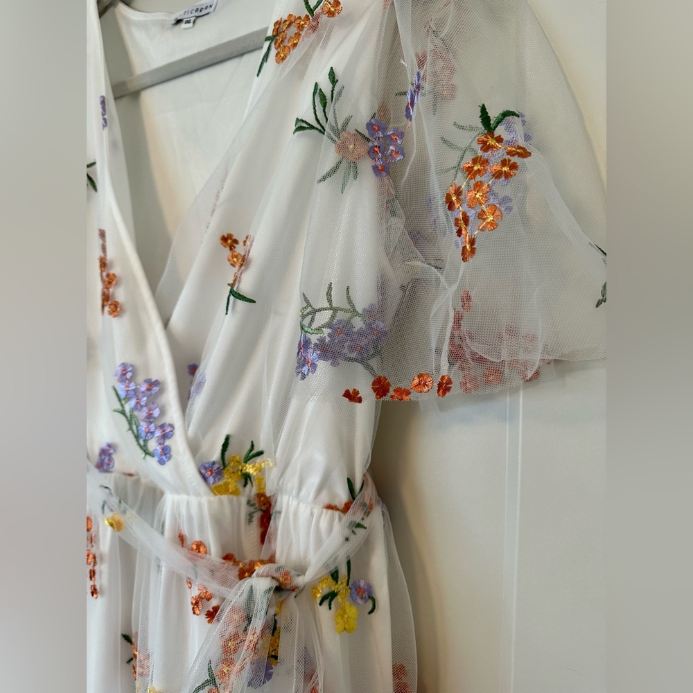 Baltic Born White Floral Midi Dress - Picture 3 of 10